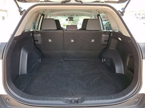 Used 2025 Toyota RAV4 XLE AWD/4WD image 28