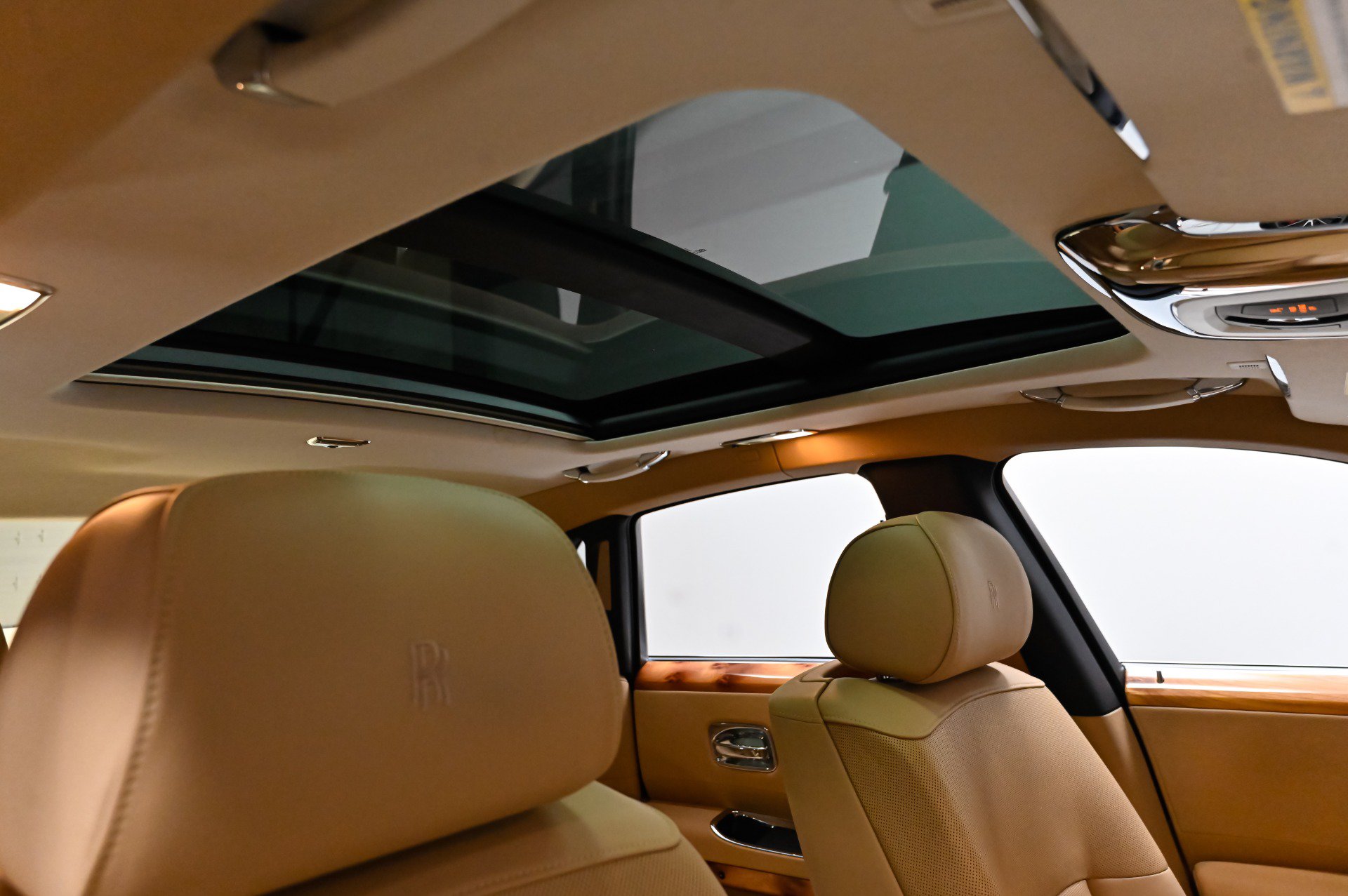 Used 2012 Rolls-Royce Ghost RWD image 49
