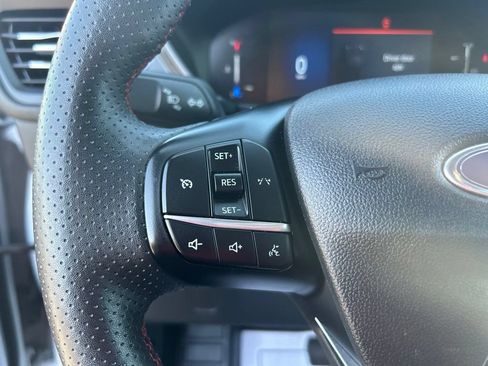 Used 2025 Ford Escape ST-Line Select AWD/4WD image 14
