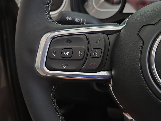 New 2025 Jeep Wrangler Unlimited Sahara w/ Technology Group AWD/4WD image 18