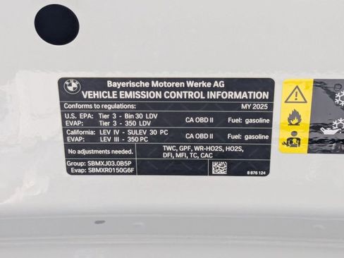 Used 2025 BMW M440i Coupe w/ Premium Package image 26