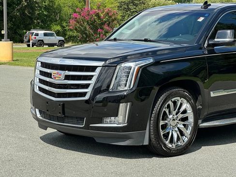 Used 2018 Cadillac Escalade Luxury AWD/4WD image 86