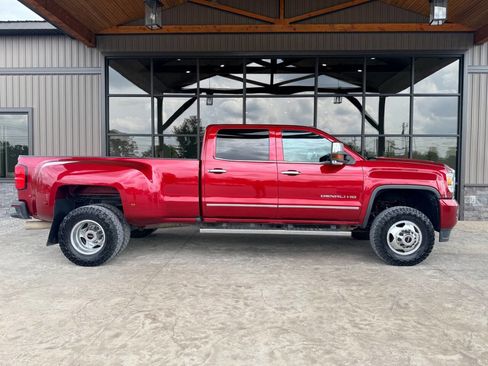 Used 2019 GMC Sierra 3500 Denali w/ Duramax Plus Package AWD/4WD image 4