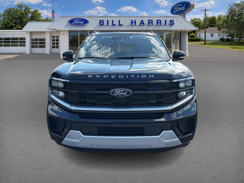 Used 2026 Ford Expedition Platinum w/ Driver's Package AWD/4WD image 4