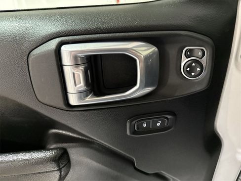 Used 2023 Jeep Wrangler Sport S image 21