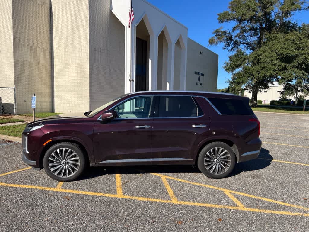 Used 2023 Hyundai Palisade Calligraphy AWD/4WD image 2