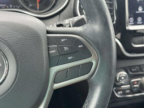 Used 2019 Jeep Cherokee Limited AWD/4WD image 23