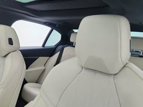 Used 2024 BMW 530i image 33