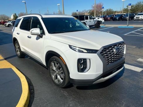 Used 2022 Hyundai Palisade SEL w/ Convenience Package image 2
