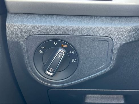 Used 2021 Volkswagen Atlas SE w/ Panoramic Sunroof Package image 18