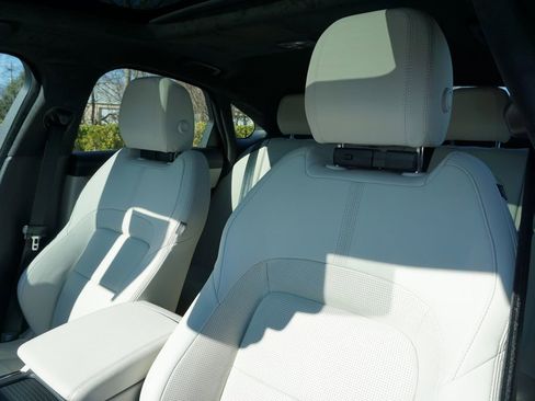 Used 2024 Jaguar XF R-Dynamic SE image 11