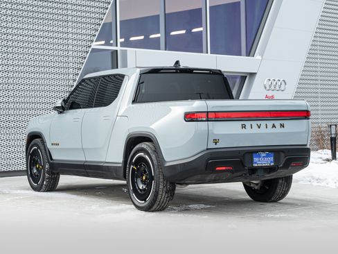 Used 2022 Rivian R1T Adventure image 5