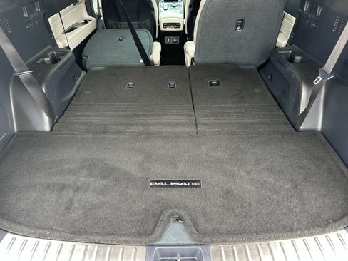 Used 2023 Hyundai Palisade Calligraphy w/ Winter Package FWD image 17