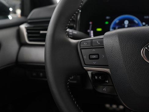 Used 2025 Toyota Camry SE image 20