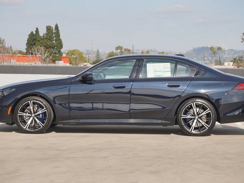 Used 2026 BMW 530i w/ M Sport Package RWD image 4