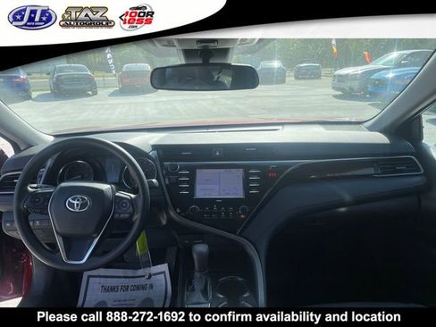 Used 2020 Toyota Camry LE image 15