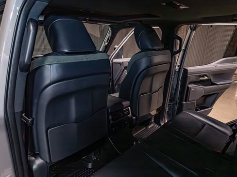 Used 2024 Lexus GX 550 image 21