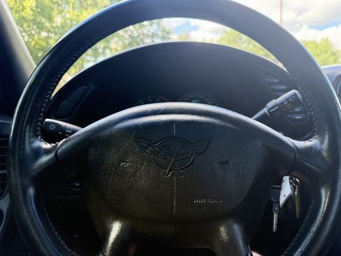 Used 1998 Chevrolet Corvette Coupe w/ Memory Pkg RWD image 19