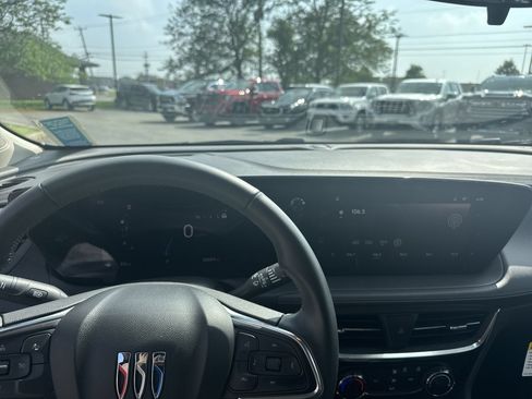 Certified 2024 Buick Encore GX Sport Touring FWD image 11