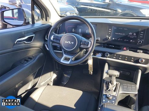 Used 2023 Kia Sportage LX image 10