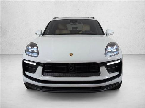 New 2026 Porsche Macan image 7