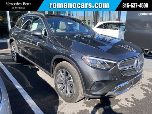 Used 2025 Mercedes-Benz GLC 300 4MATIC image 1