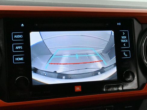 Used 2019 Toyota Tacoma TRD Sport image 20