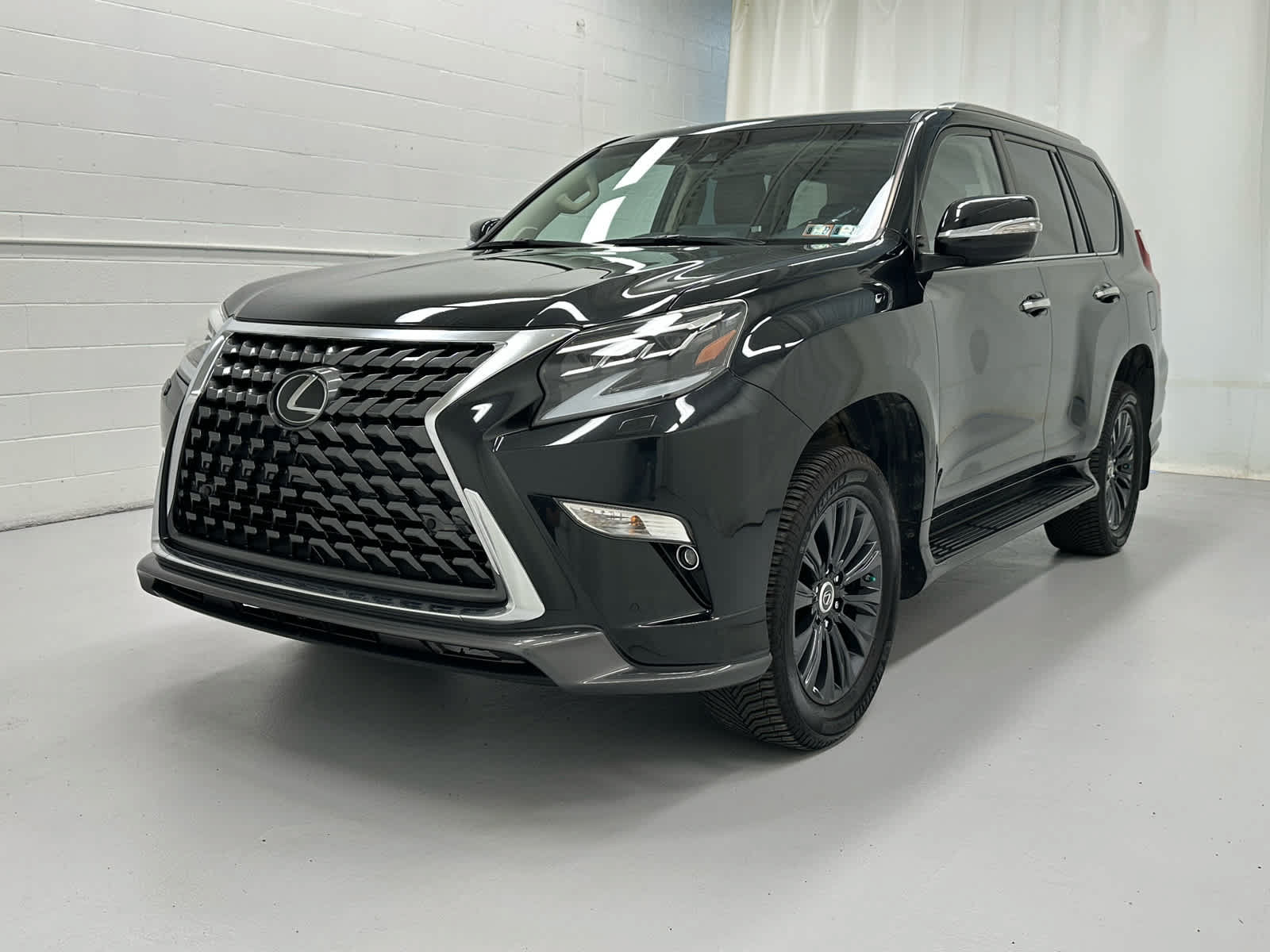 Used 2022 Lexus GX 460 Luxury w/ Sport Design Package AWD/4WD image 4