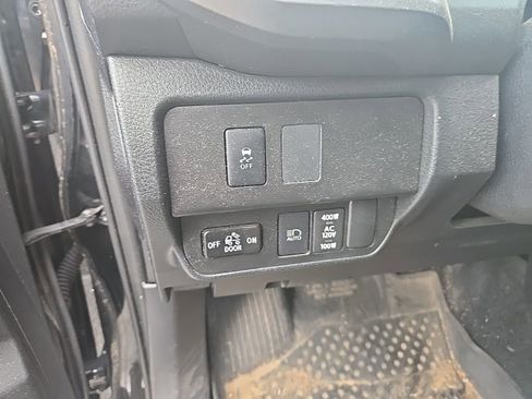 Used 2020 Toyota Tacoma TRD Off-Road image 11