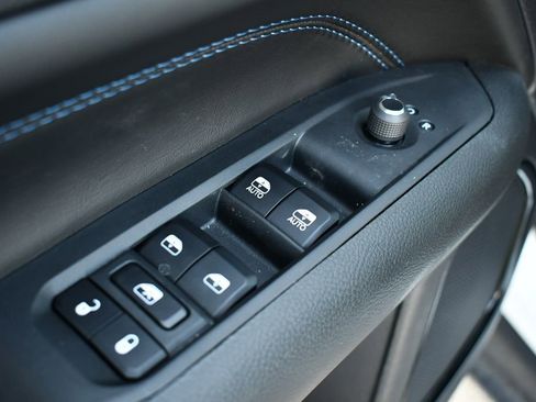 New 2026 Jeep Compass Latitude image 14