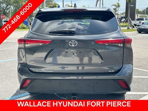 Used 2020 Toyota Highlander XLE FWD image 7