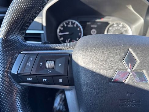 Used 2022 Mitsubishi Outlander SE image 47