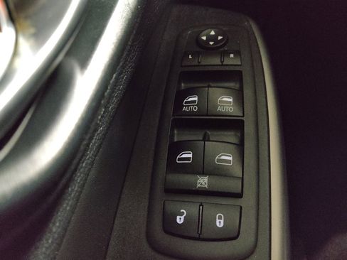 Used 2019 Jeep Cherokee Latitude Plus image 27