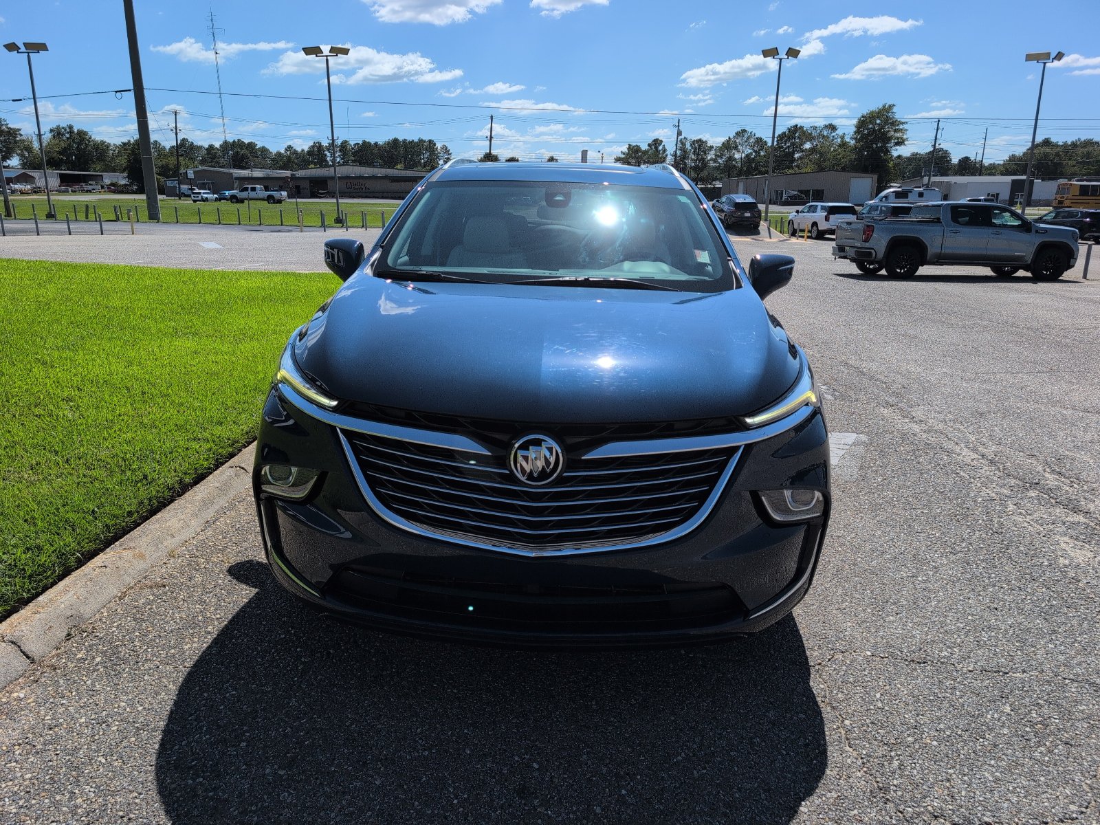 Used 2023 Buick Enclave Essence w/ Experience Buick Package FWD image 1