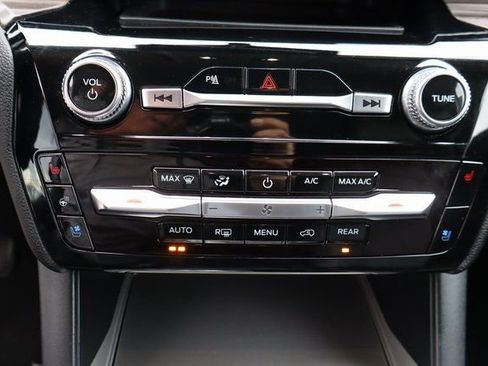 Used 2024 Ford Explorer Limited image 37