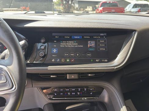 Used 2021 Buick Envision Essence w/ Sport Touring Package AWD/4WD image 11