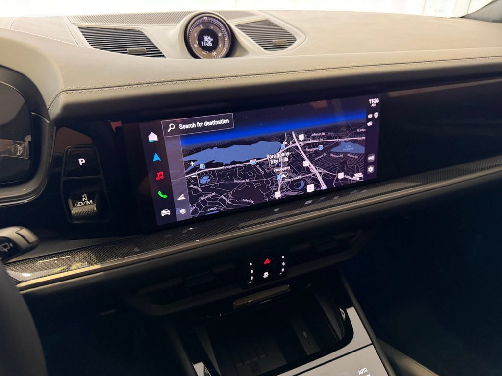 Certified 2025 Porsche Cayenne Turbo AWD/4WD image 23