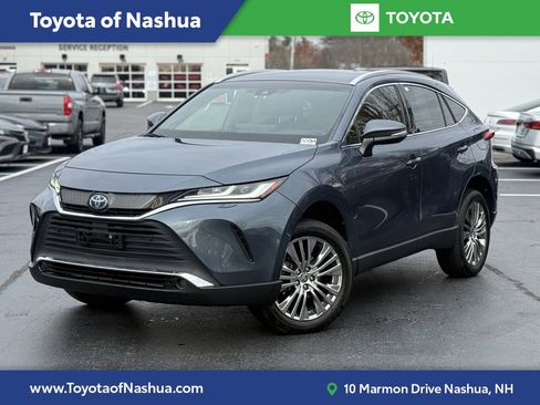 Certified 2022 Toyota Venza XLE image 1