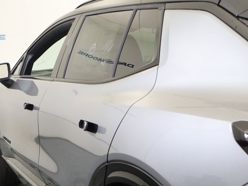 New 2026 Chevrolet Equinox EV RS image 10