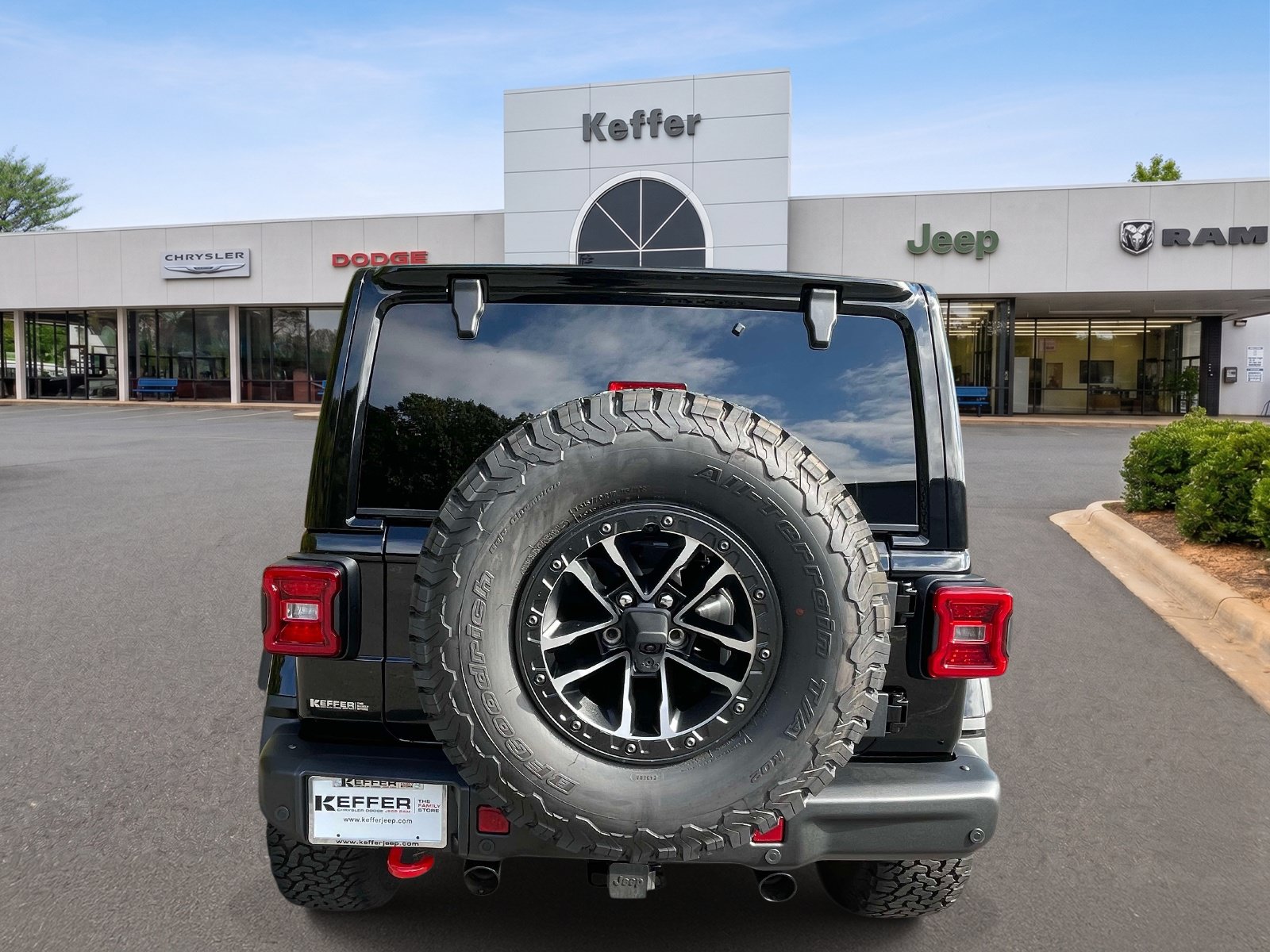 Certified 2025 Jeep Wrangler Unlimited Rubicon AWD/4WD image 5