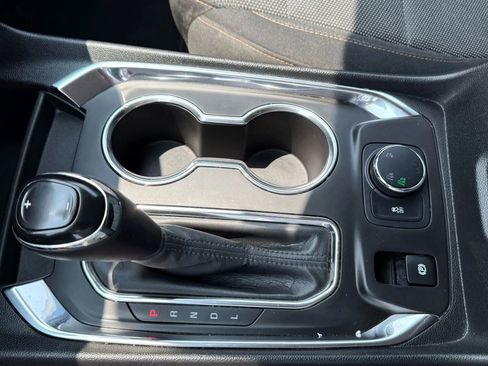 Used 2020 Chevrolet Traverse LS image 23