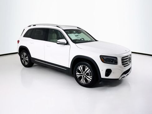 Used 2026 Mercedes-Benz GLB 250 image 1