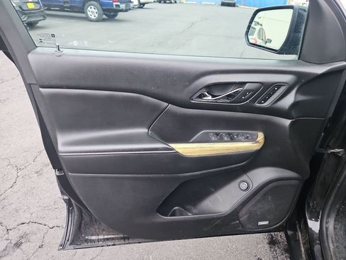 Used 2018 GMC Acadia Denali w/ Technology Package image 12