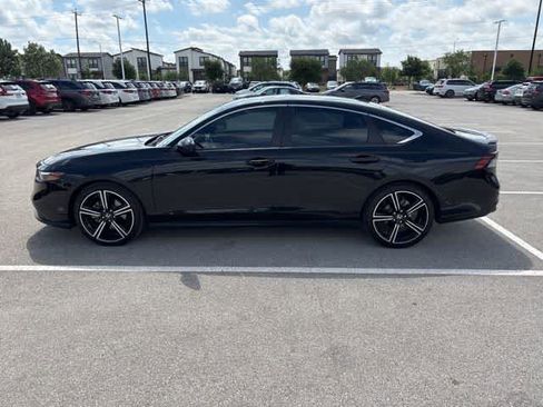 Used 2025 Honda Accord Sport image 2