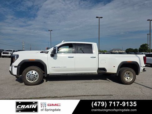 Used 2025 GMC Sierra 3500 Denali Ultimate AWD/4WD image 4