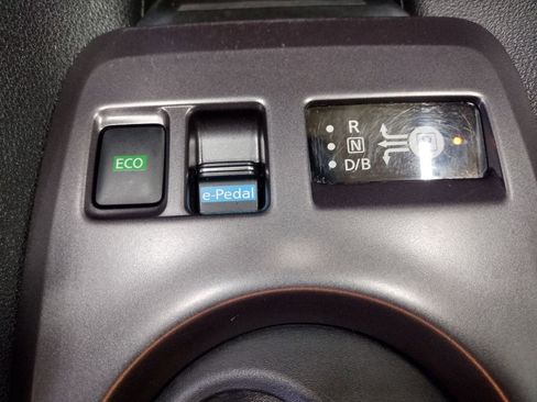 Used 2023 Nissan Leaf S image 27