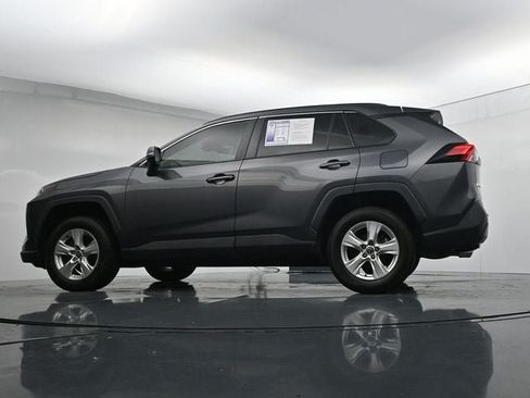 Used 2021 Toyota RAV4 XLE AWD/4WD image 31
