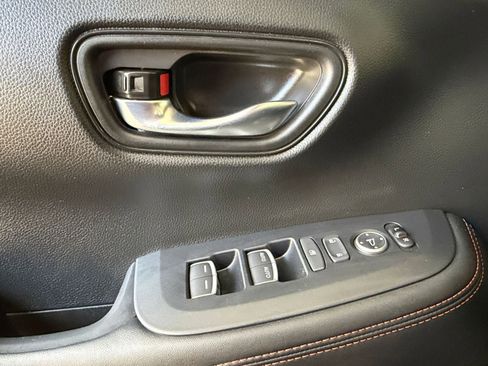 Used 2025 Honda HR-V Sport image 18