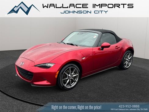 Used 2021 MAZDA MX-5 Miata Grand Touring image 2