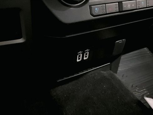 Used 2020 Ford F150 Lariat w/ FX4 Off-Road Package image 34